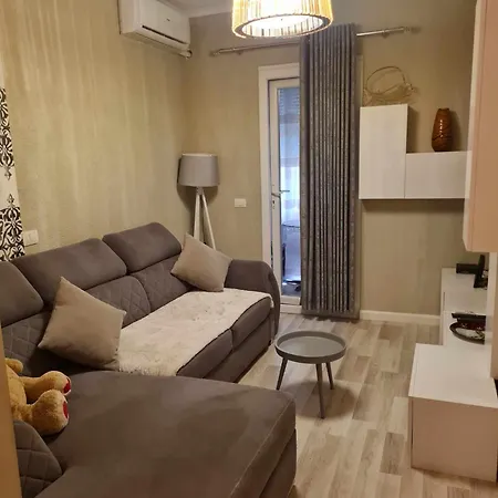 Rajmonda's House Appartement *