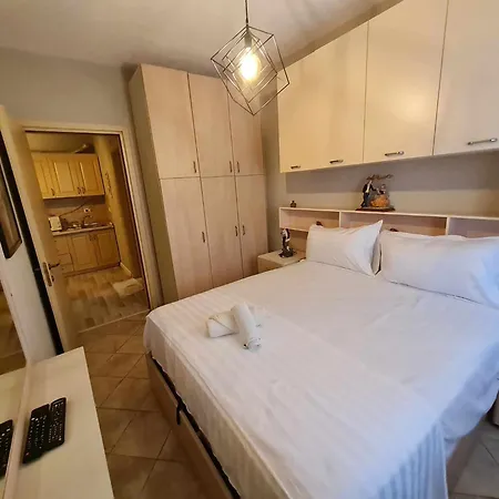 Rajmonda's House * Golem (Tirana)