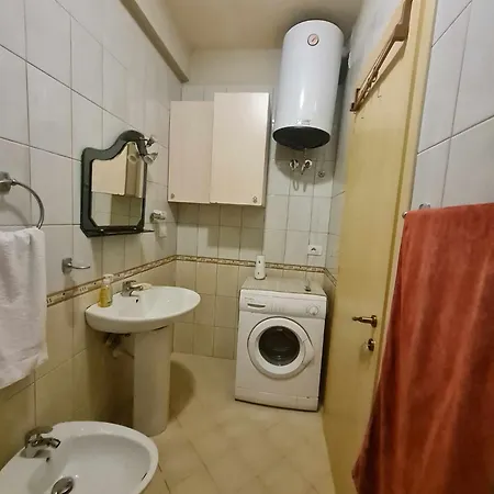 Rajmonda's House * Golem