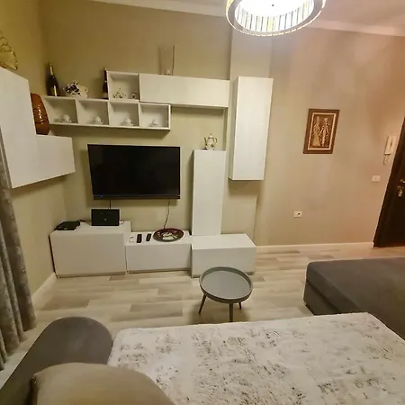 Rajmonda's House * Golem (Tirana)