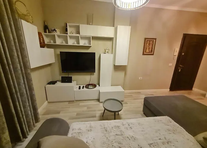 Rajmonda's House * Golem (Tirana)