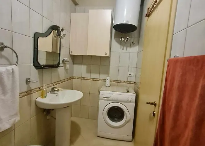 Rajmonda's House * Golem (Tirana)